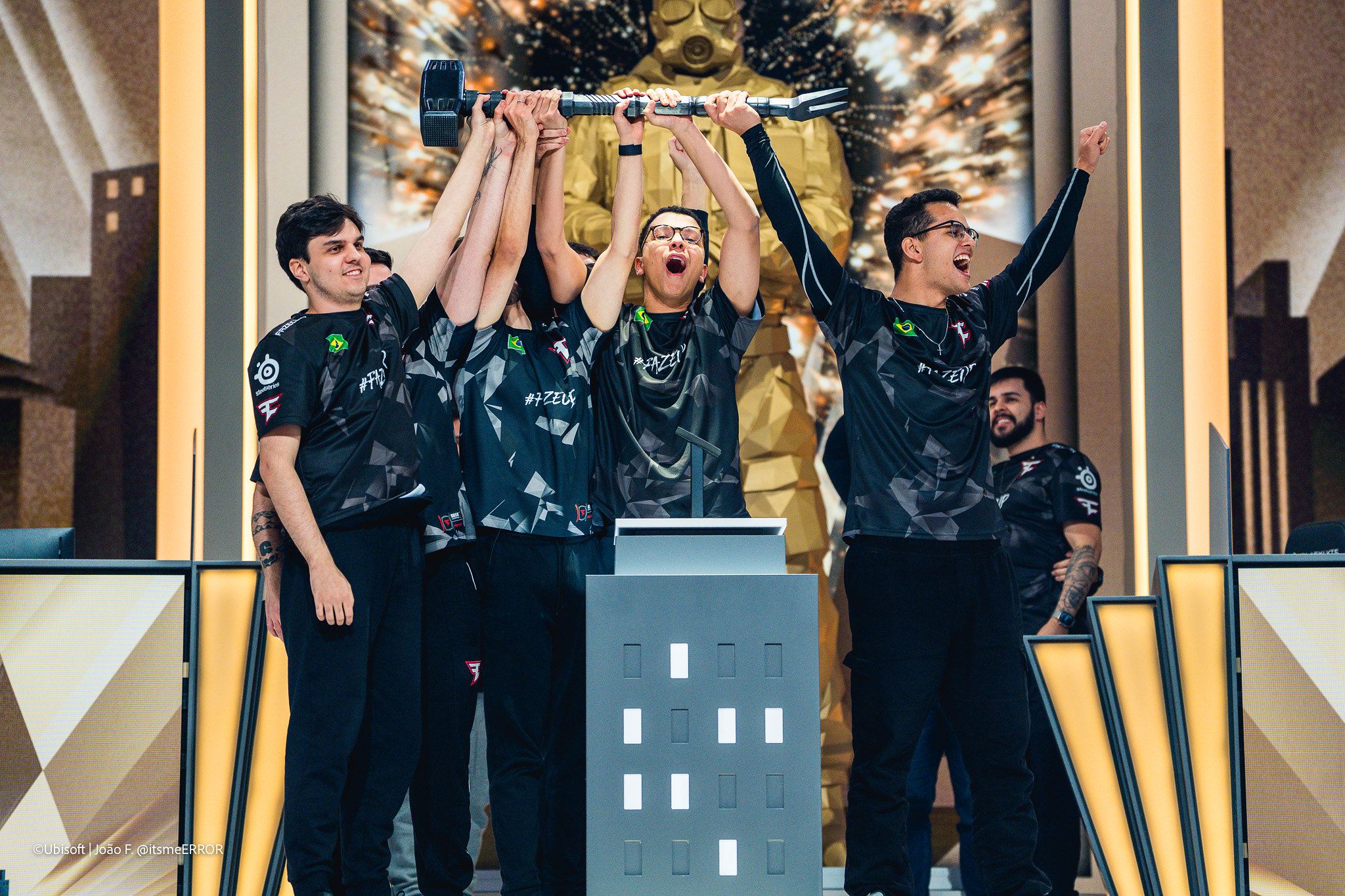 FaZe Clan triomphe au Six Invitational 2025 contre Team BDS