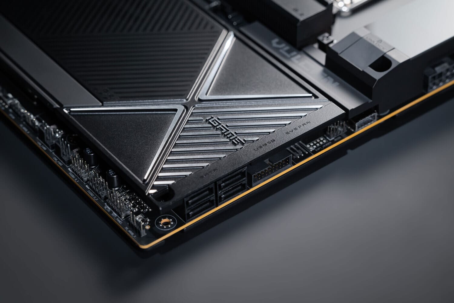 Carte mère iGame X870E VULCAN OC - Illustration 3