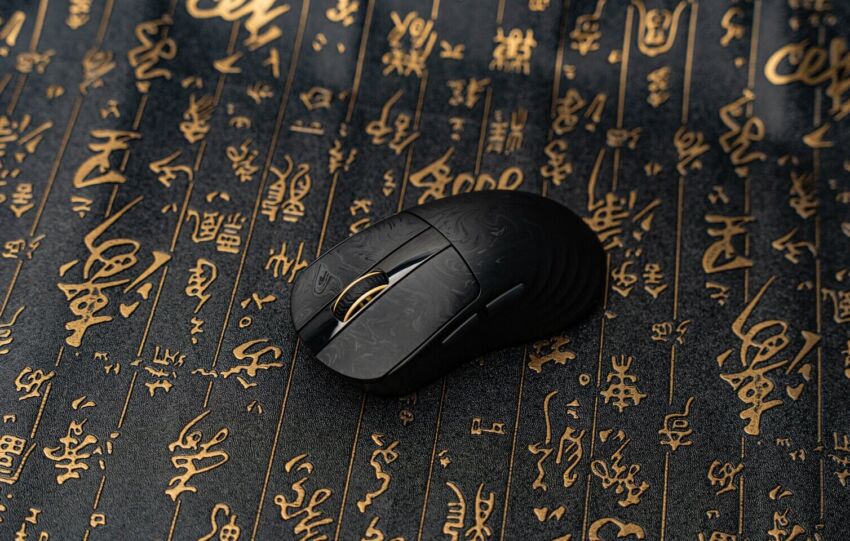 Souris gaming Epomaker Carbonis