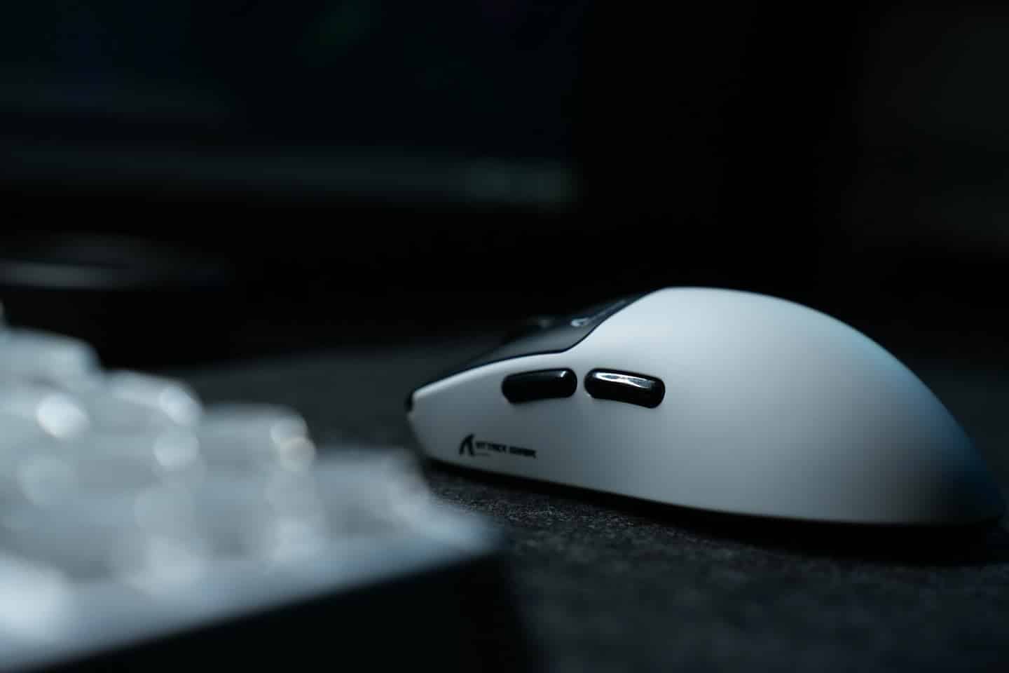 Attack Shark F1 AIR : une souris gaming de 39 g pour l'esport compétitif