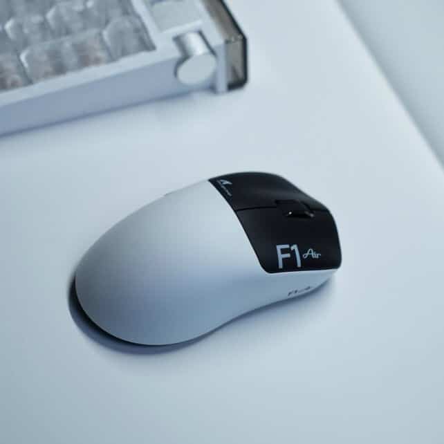 Attack Shark F1 AIR : une souris gaming de 39 g pour l'esport compétitif