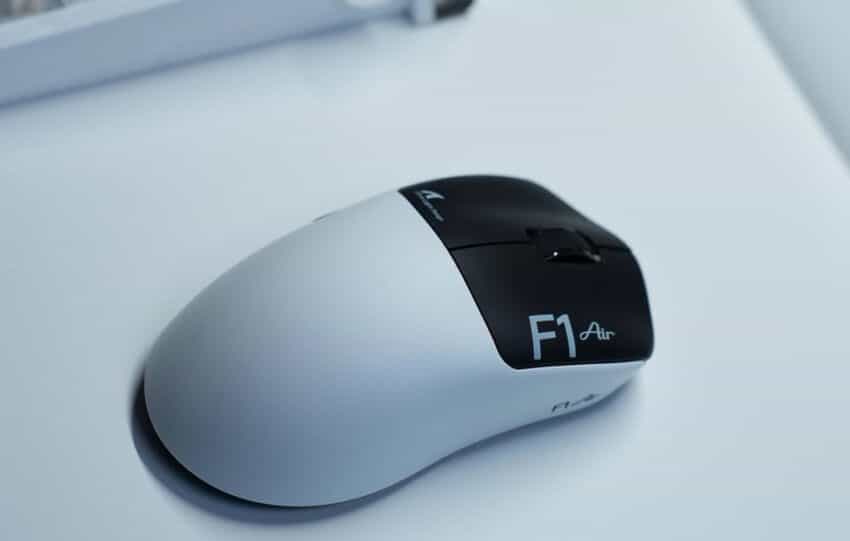 Attack Shark F1 AIR : une souris gaming de 39 g pour l'esport compétitif