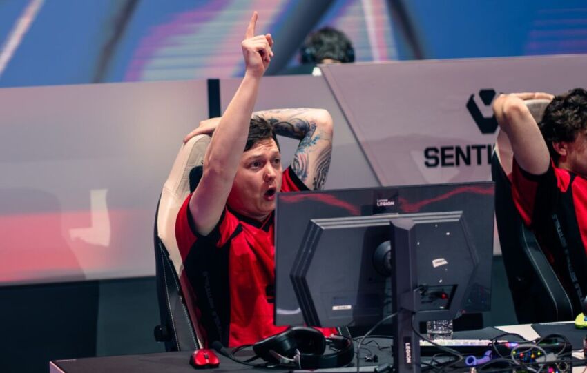 Bowen « Monsoon » Fuller, champion du monde d'Apex Legends