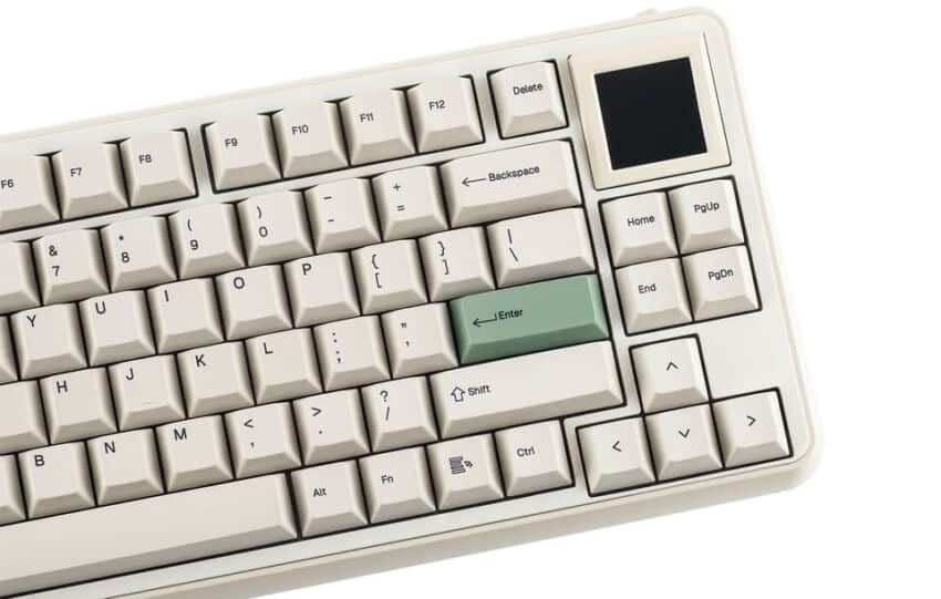 Epomaker RT75 : un clavier mécanique rétro avec écran TFT hot-swap
