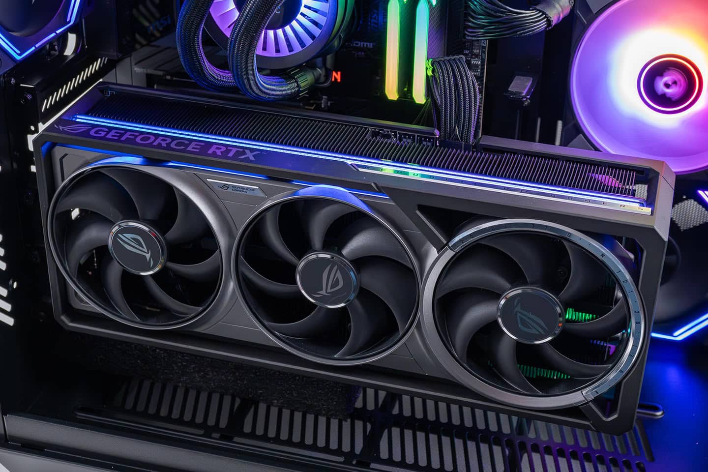 NVIDIA : la limite de puissance des RTX 5090 et 5080 contournée sans shunt mod