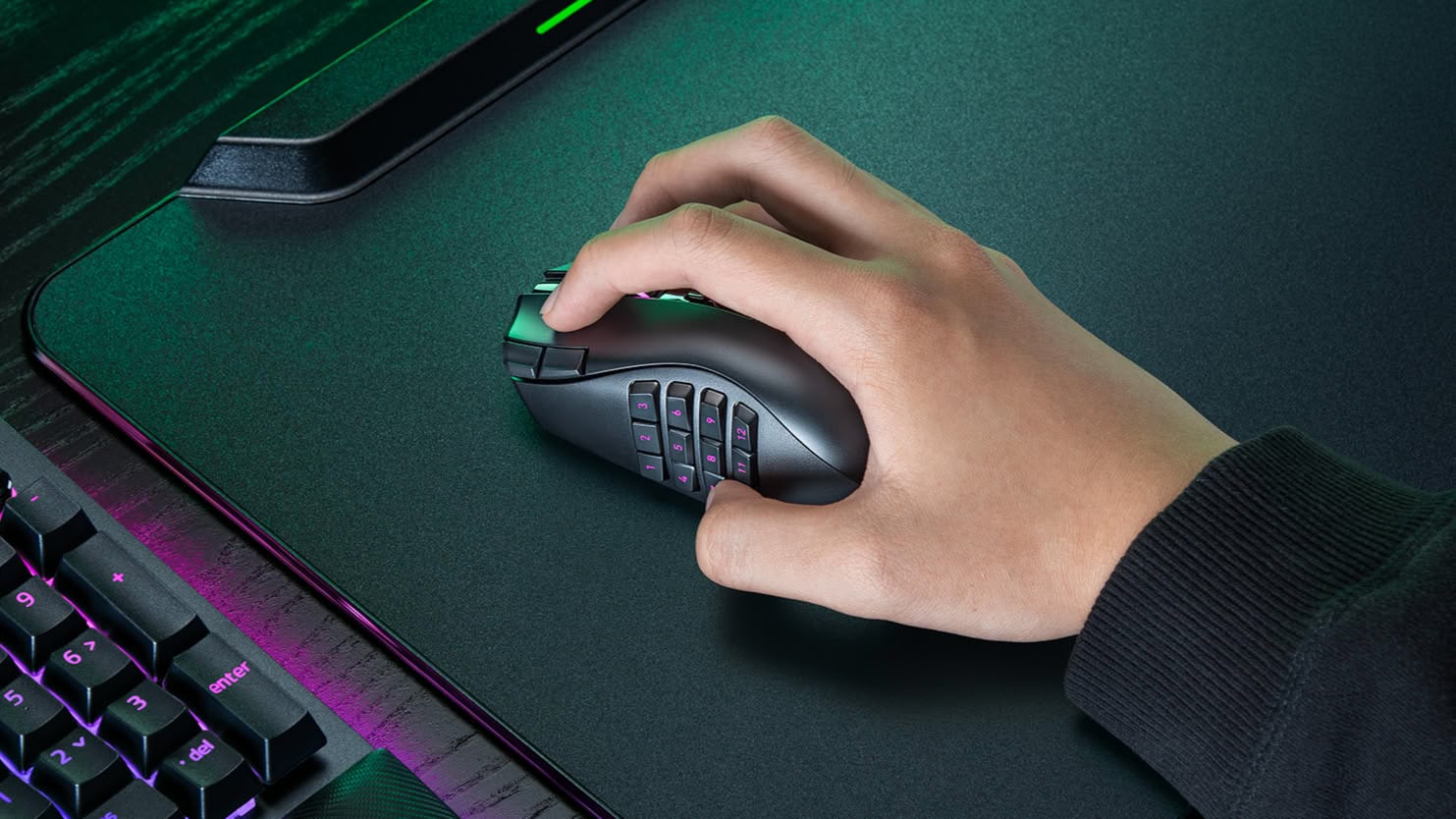 Razer Naga V3 Pro : la souris MMO revient avec plaques interchangeables