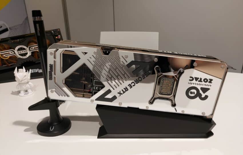 ZOTAC RTX 5080 SOLID CORE OC : édition 20 ans limitée