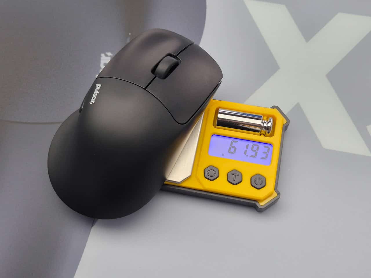 Pulsar X5 : une souris de jeu ergonomique de 62 g dévoilée au Tokyo Game Show