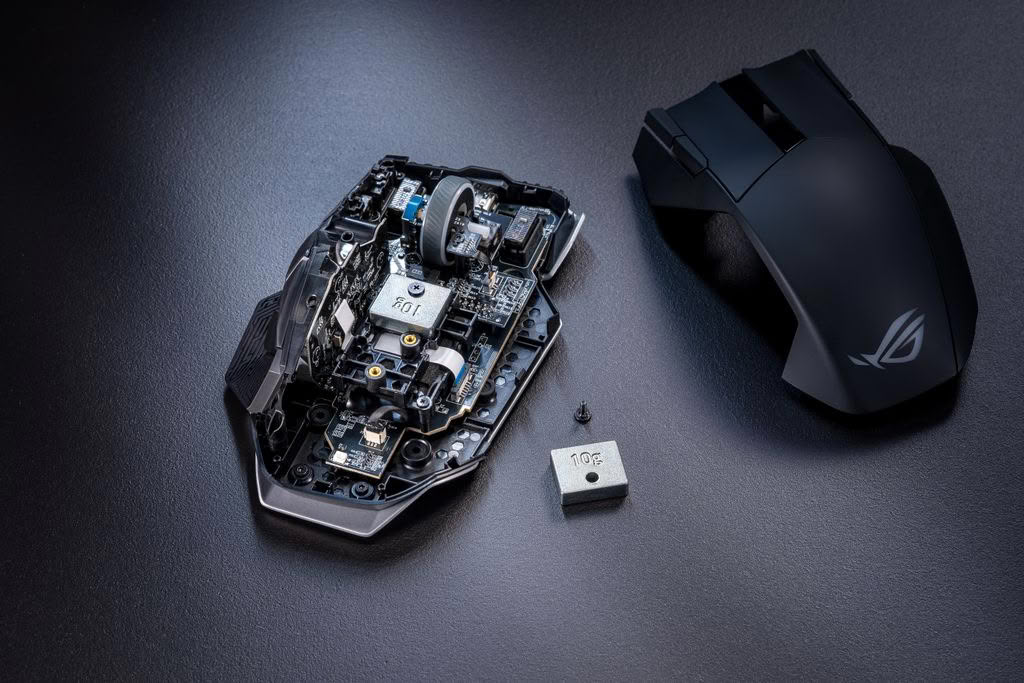 ROG Spatha X 65K : ASUS dégaine sa souris MMO avec un capteur 65 000 DPI