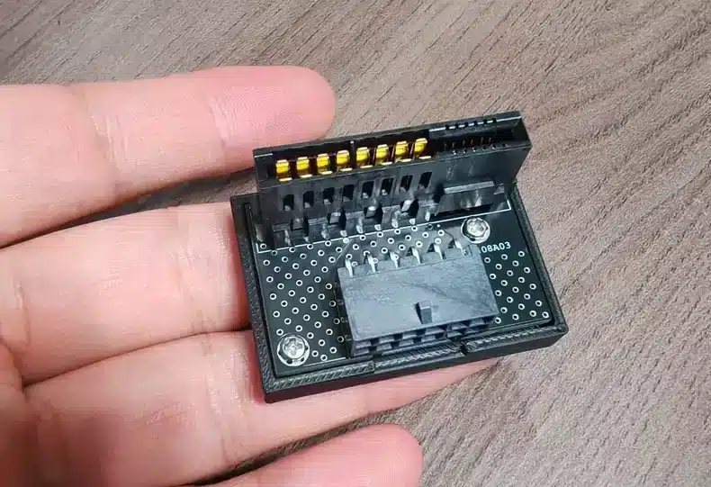 RTX 5090 : un adaptateur permet d'atteindre 800 W sans carte mère BTF