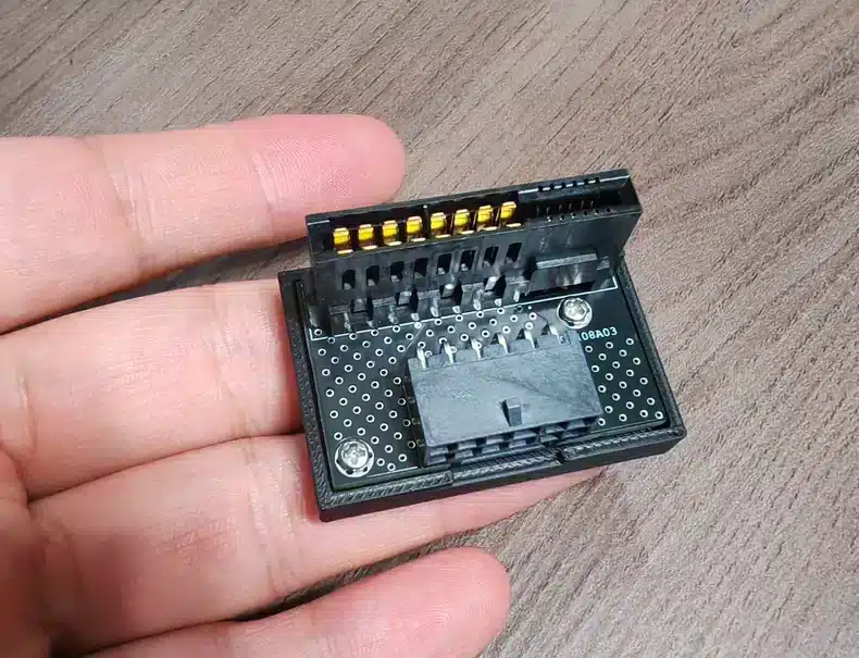 RTX 5090 : un adaptateur permet d'atteindre 800 W sans carte mère BTF