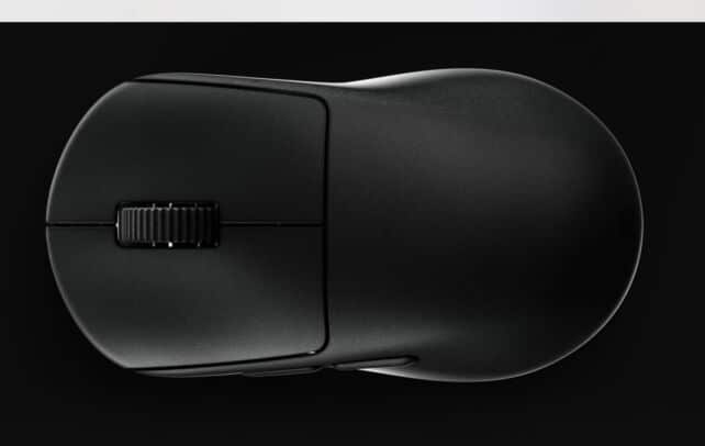 Wallhack M-001 : la souris gaming en magnésium arrive le 21 septembre