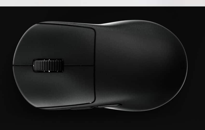 Wallhack M-001 : la souris gaming en magnésium arrive le 21 septembre
