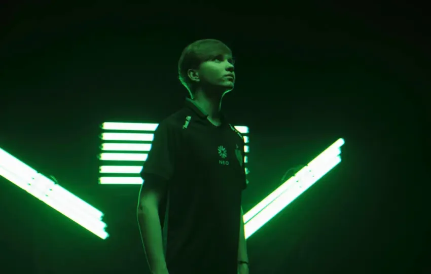 Counter-Strike : m0NESY prolonge avec Team Falcons jusqu'en 2030