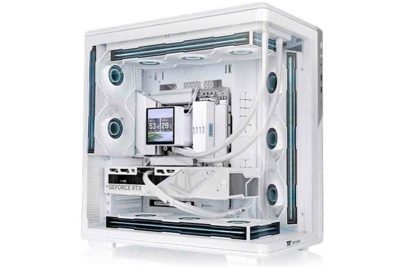 Thermaltake View 590 TG ARGB : exposition totale en verre courbé